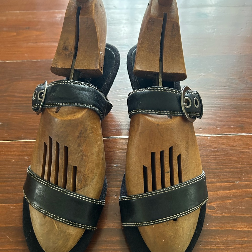 Aerosoles double strap size 72 inch heel - Picture 3 of 5